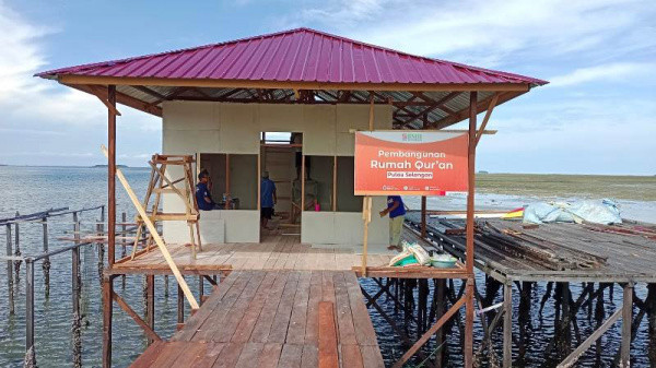 BMH Bangun Rumah Quran di Atas Air Laut di Selangan