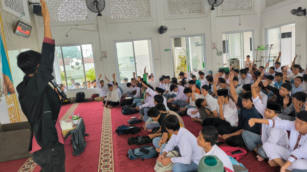 Wahdah Kota Bogor Gelar Kajian Remaja  di Masjid Azura Kemang